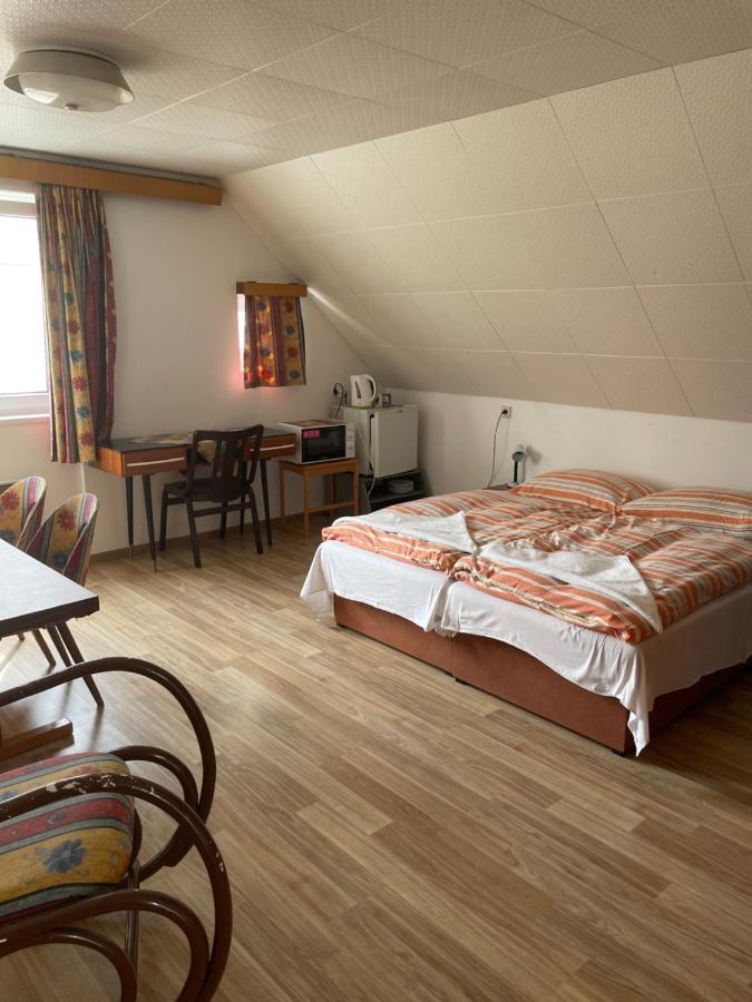Penzion Fontana Hotel Namest nad Oslavou Luaran gambar